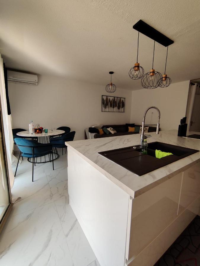 En Exclusivite T3 A 2 Pas Des Plages De St Raphael Saint-Raphaël Exteriér fotografie
